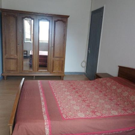 Hebergement Pour 2 Personnes,1 Chambres, Salon, Salle A Manger, Grand Garage Possibilite D'Un Lit 1 Personne Supplementaire Pour 15 Euros Sancoins Exterior photo